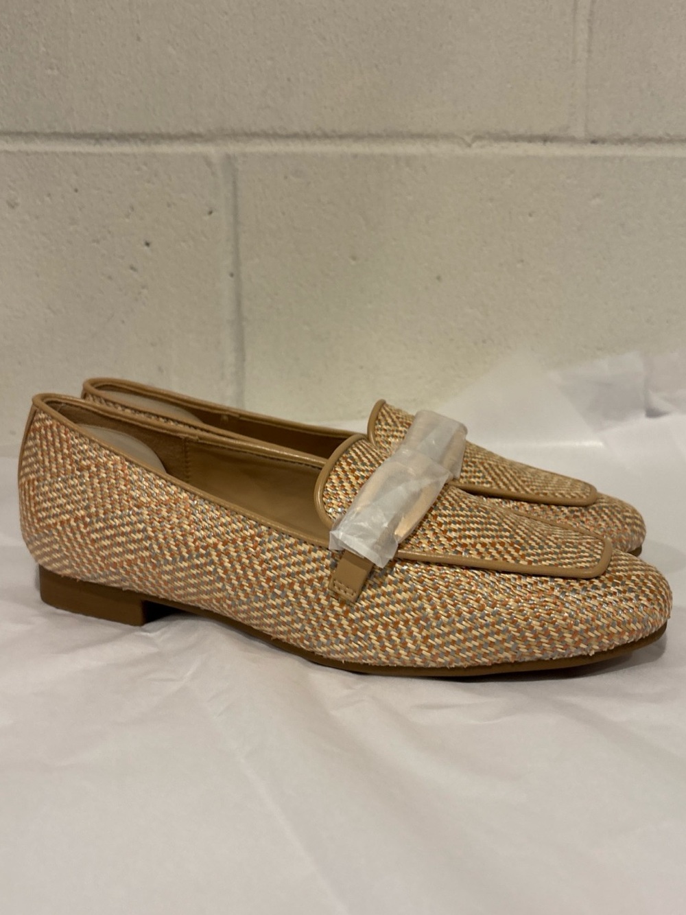 Tahari Royal women’s loafer flats apricot vegan leather slip ons size 6.5